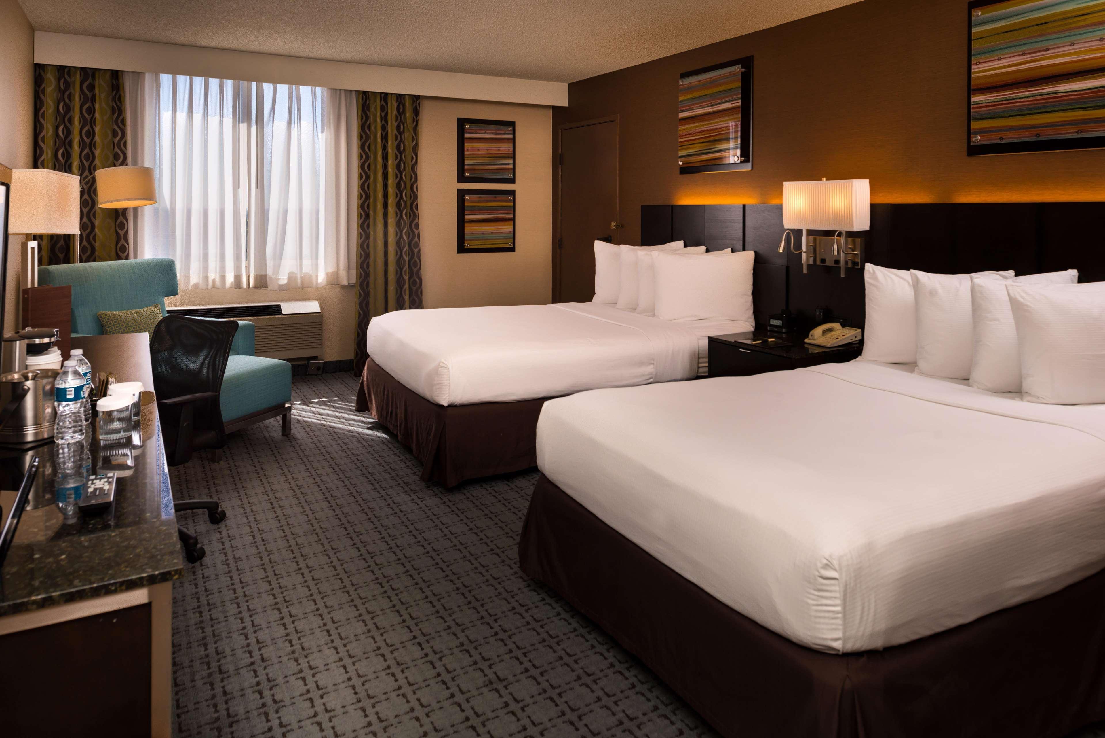 Отель Doubletree By Hilton Уиттиер Номер фото
