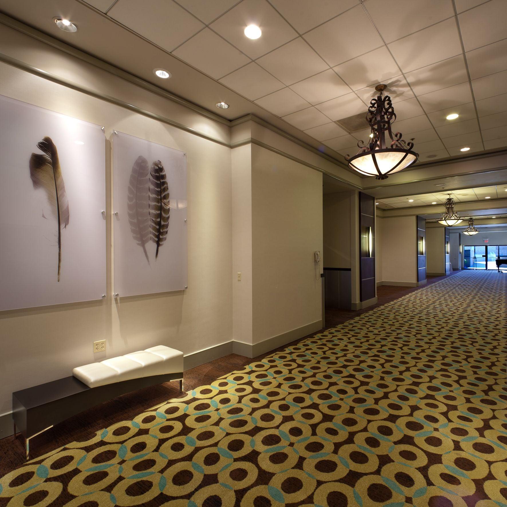 Отель Doubletree By Hilton Уиттиер Экстерьер фото